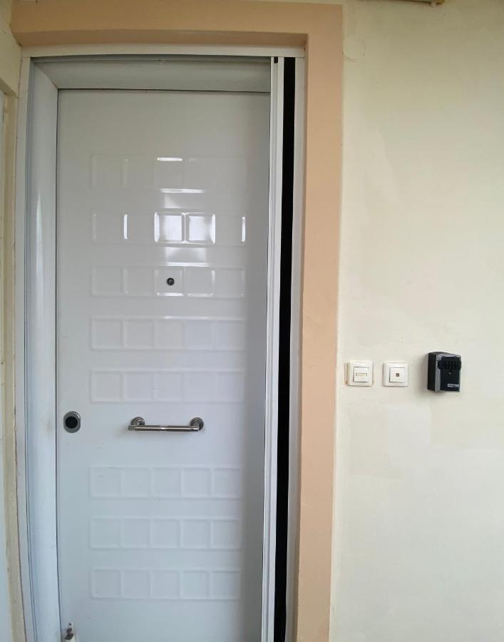 Rethymnian Modern Apartment Adelianos Kampos Exterior photo